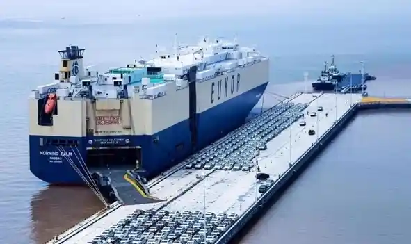 【贸易战反噬】美分析师警示：关税或令科技业倒退十年！