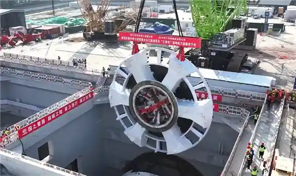 巨无霸江海号！国产16米直径盾构机启航长江大掘进