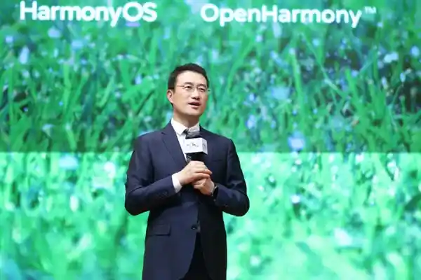 华为Mate 40千万用户热议！何刚首度回应鸿蒙5.0升级悬念