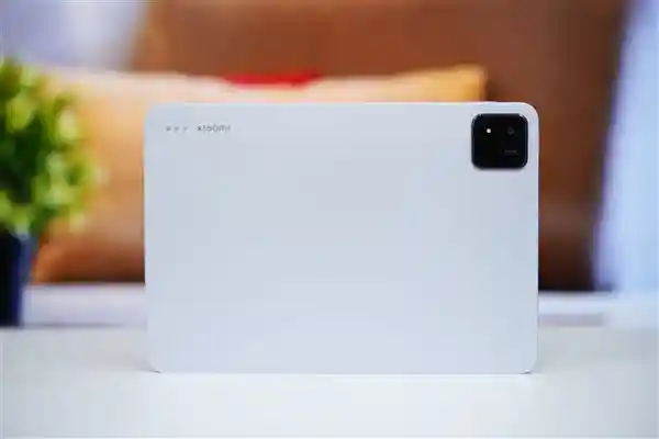 《14英寸巨幕来袭！小米神秘旗舰平板搭载自研玄戒芯片惊艳认证》