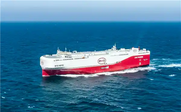 比亚迪双舰齐发！万吨巨轮载10000+新车抵达巴西，中国智造震撼出海