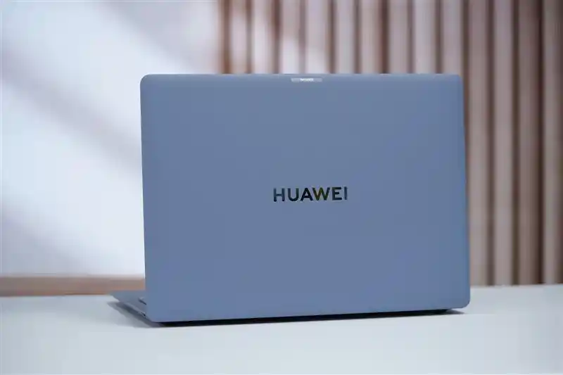 华为鸿蒙首秀！MateBook Pro重塑PC格局