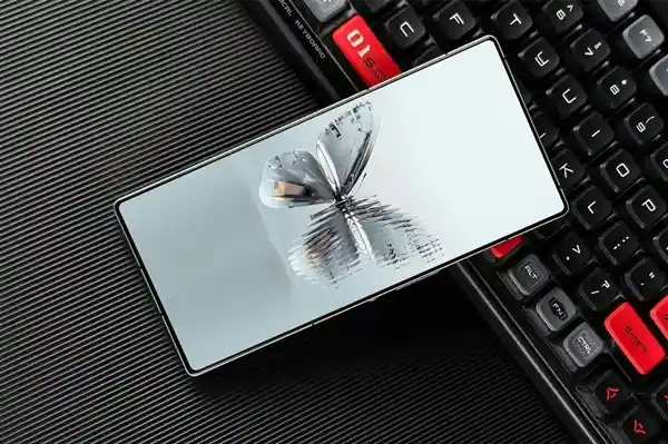 无孔真全面屏+双芯旗舰！红魔10S Pro系列震撼发布：性能怪兽降临