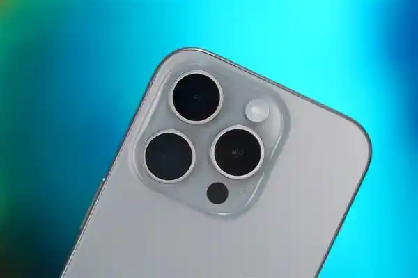 美国产iPhone一部卖2.5万！苹果硬刚关税风暴，科技界炸锅