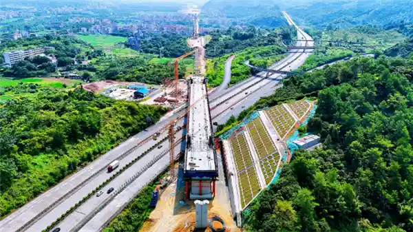 国内在建高铁最大跨度系杆拱主体完工，180米跨越刷新纪录