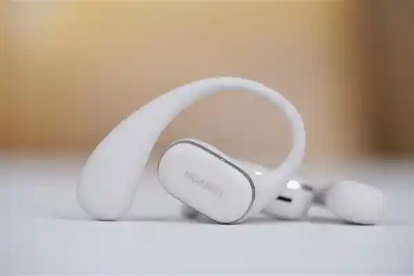 华为首款开放式耳挂耳机FreeArc惊艳亮相！