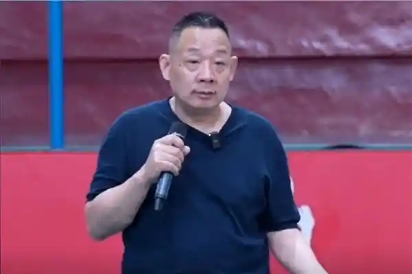 胖东来官网显示已关闭？工作人员独家回应来了