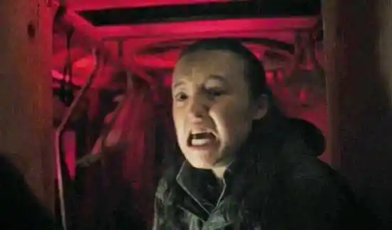 《最后生还者》S2：艾莉与蒂娜的情感描绘，是爱是迷？