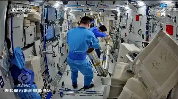 中国空间站正值青春年华，蓬勃崛起展雄姿！