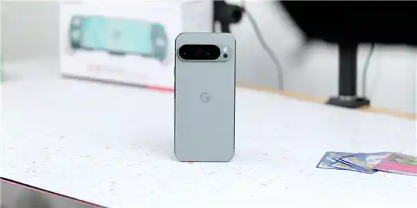 iPhone 17 Air设计灵感竟来自谷歌Pixel？科技巨头隔空互怼引爆热议