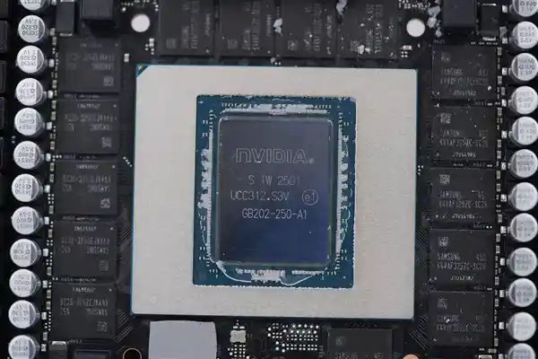 《中国特供版RTX 5090D全面下架！已发货订单紧急叫停》