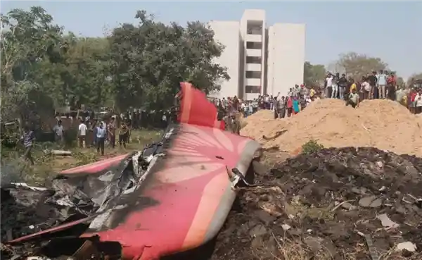 印度坠毁客机黑匣子揭秘：起落系统异常提前预警