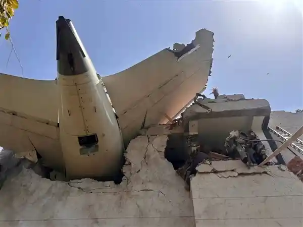 印度波音787客机坠毁致274人遇难：33名地面人员伤亡引发关注