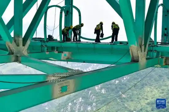 云端漫步：600米高空打造全新空中游廊