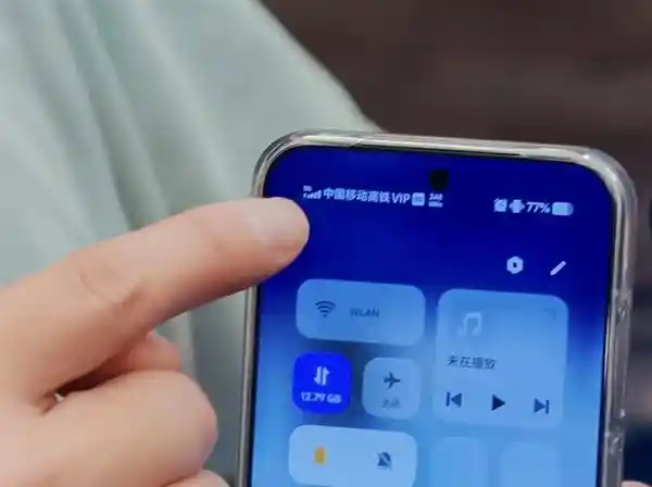 《5G-A高铁新体验：华为与移动联手打造极速之旅》