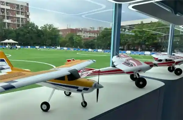 全国首套校园低空交通红绿灯系统在成都正式发布