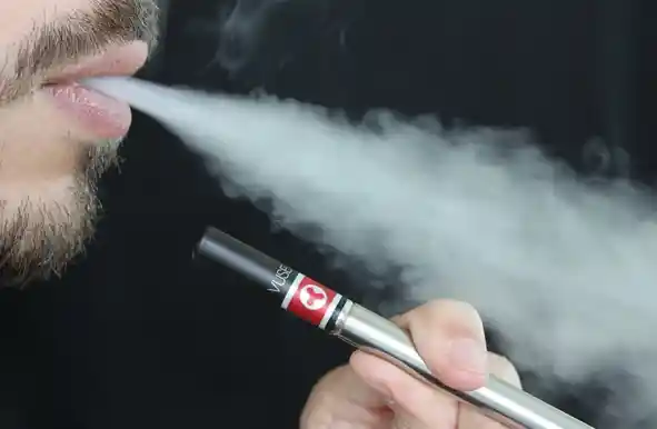新发现：电子烟毒性竟超传统香烟？
