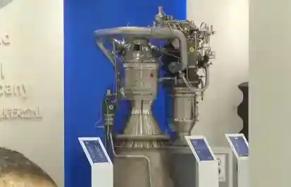 朱雀三号火箭精准回收惊艳亮相：百米高空投笔入筒成现实