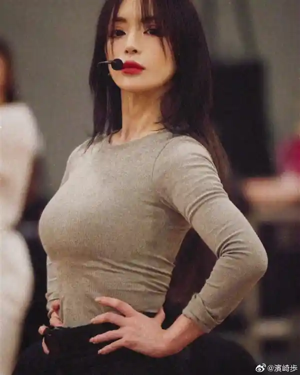 滨崎步怒斥与马斯克生子传闻：假的！假的！