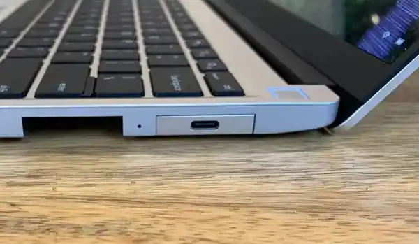 《统一新时代！Win11 USB-C接口多功能整合令微软出手：一口搞定数据、充电与投屏》