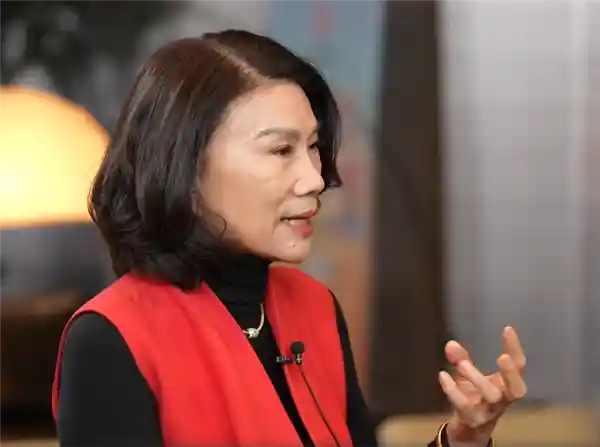 董明珠暖心寄语高考生：放轻松，父母别施压！