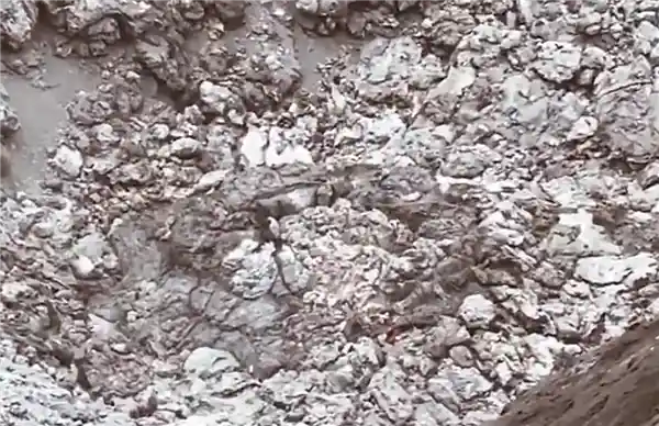 【震撼瞬间】印尼男子捕捉杜科诺火山爆发如爆炸般壮观场景