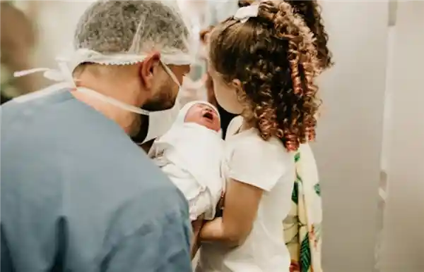 《告别疼痛迎接新生：无痛分娩全国推广》