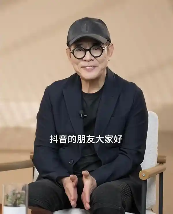 功夫传奇洪金宝抖音首秀，影迷沸腾：你最爱他的哪部经典？