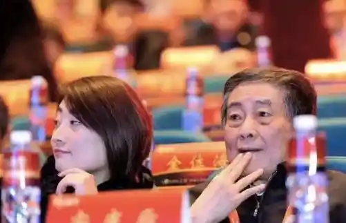 宗馥莉大刀阔斧：18家娃哈哈分厂关停，昔日同父异母兄弟姐妹曾掌要职