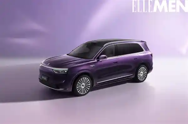 问界M8纯电版夜紫登场：光影之间，匠心呈现未来之美