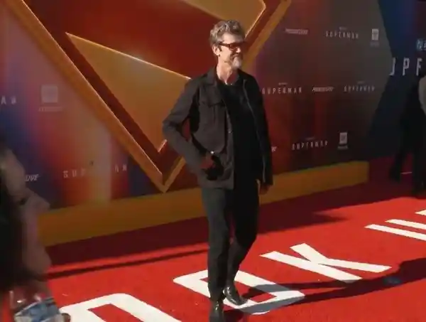 《超人》洛杉矶首映震撼登场，英雄时代正式开启