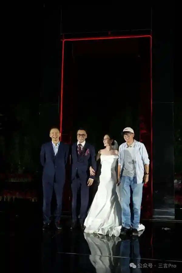 李国庆再婚引爆热搜！张朝阳俞敏洪助阵，崔永元挥毫送祝福