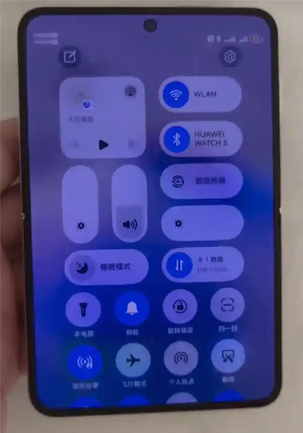 华为鸿蒙6控制中心大曝光：竖屏滑动黑科技，自定义玩法颠覆想象