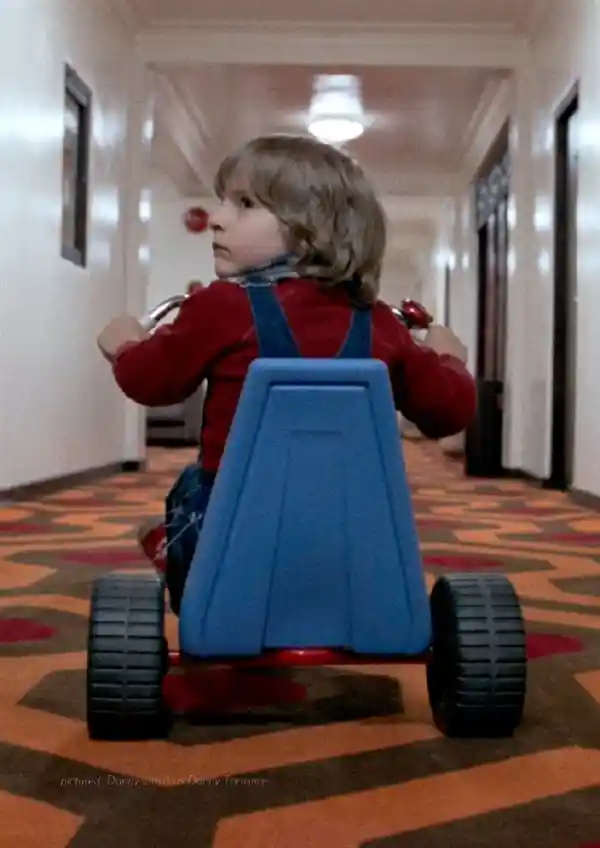 《闪灵》破冰登陆！库布里克封神恐怖巨制43年后首登内地大银幕，1月30日开启全景声惊魂夜