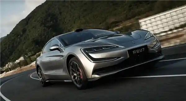 比亚迪登顶全球纯电榜首，超越特斯拉成新标杆