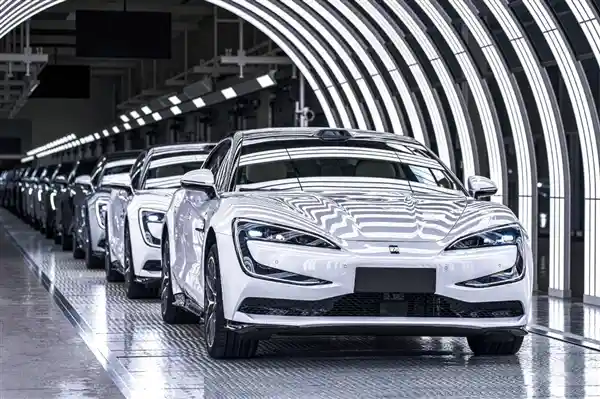 比亚迪仰望U7搭载150度电池，续航突破1006公里！