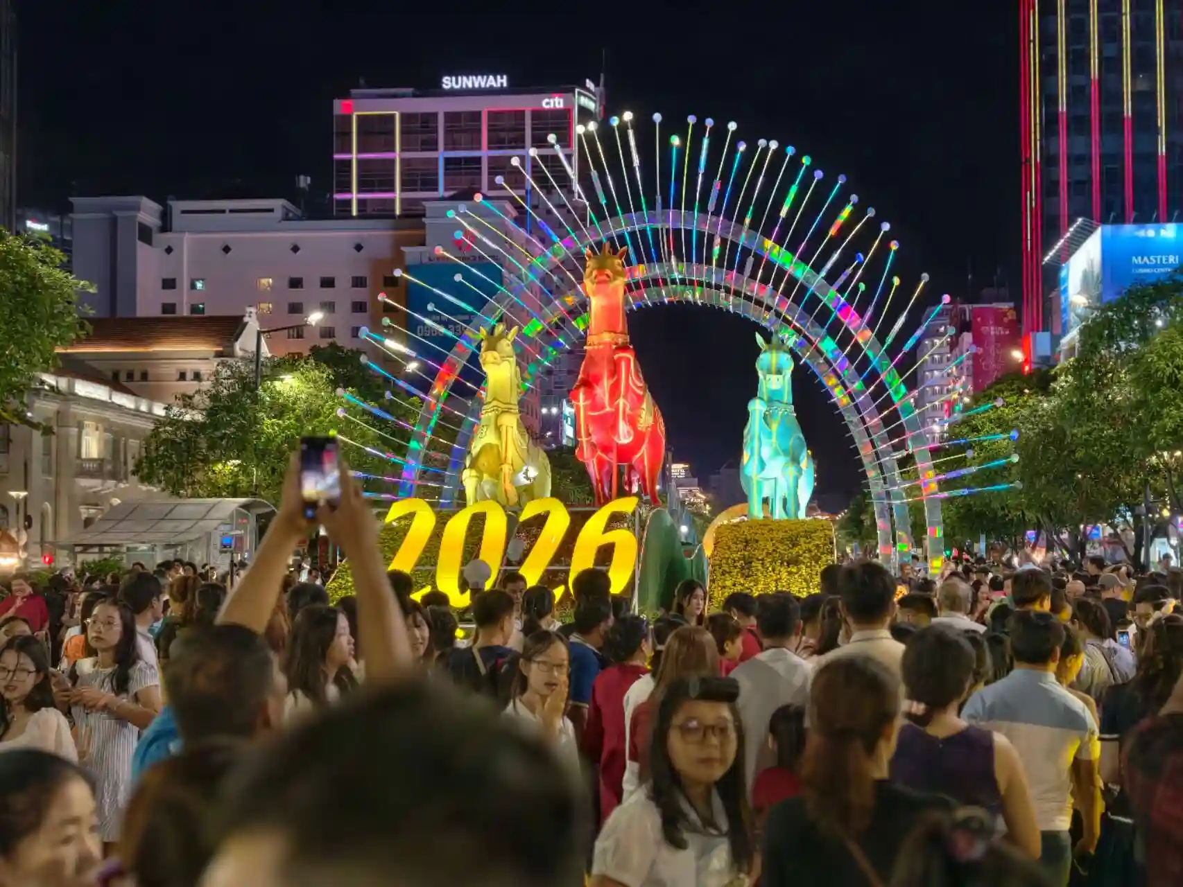 越南特斯拉冲刺30万辆目标，背后中国供应链暗潮涌动